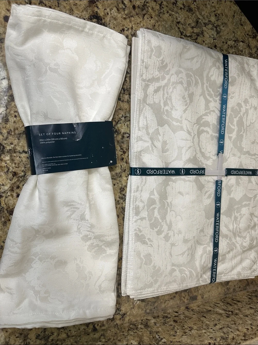 🎈New🎈Waterford Carolan White Set of Four Placements and Set of Four Napkins